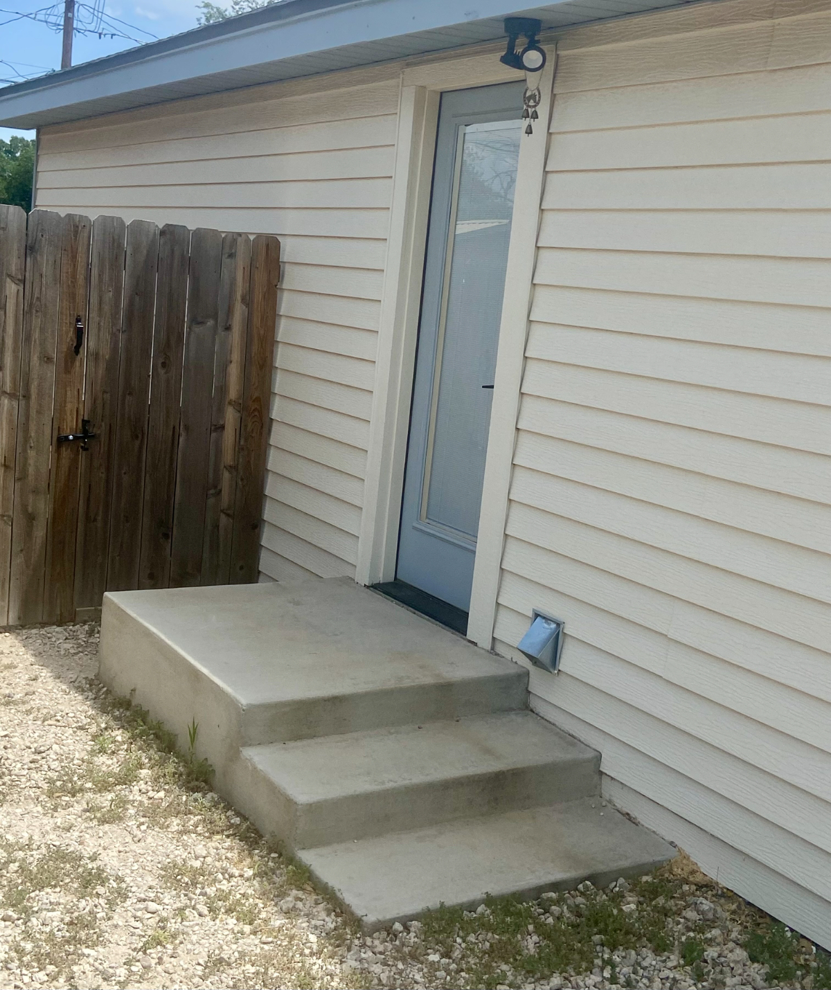 Cozy, Fully Equipped Efficiency Studio | Dedicated Workspace | Pets Welcome | Minutes to WTAMU & Hos - Photo 1