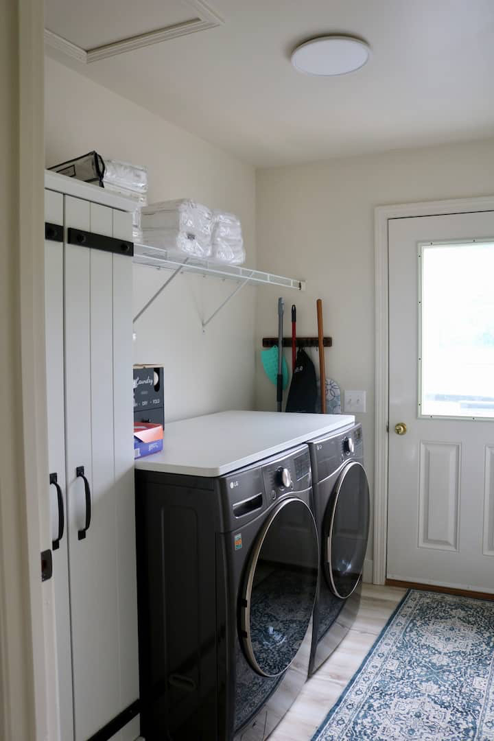Lovely private home in quiet neighborhood - Photo 1