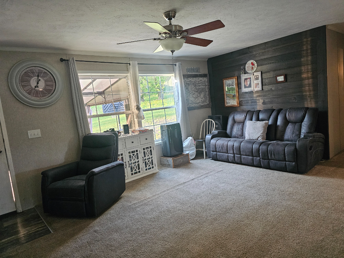 Cozy Private Room | Utilities Included - Photo 6