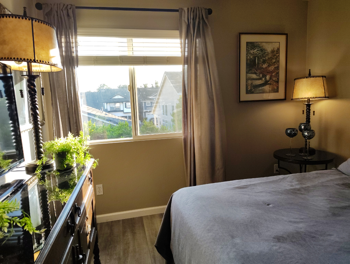 Nicely Fully Furnished Room in Contemporary Clean Home With Amenities - Photo 5