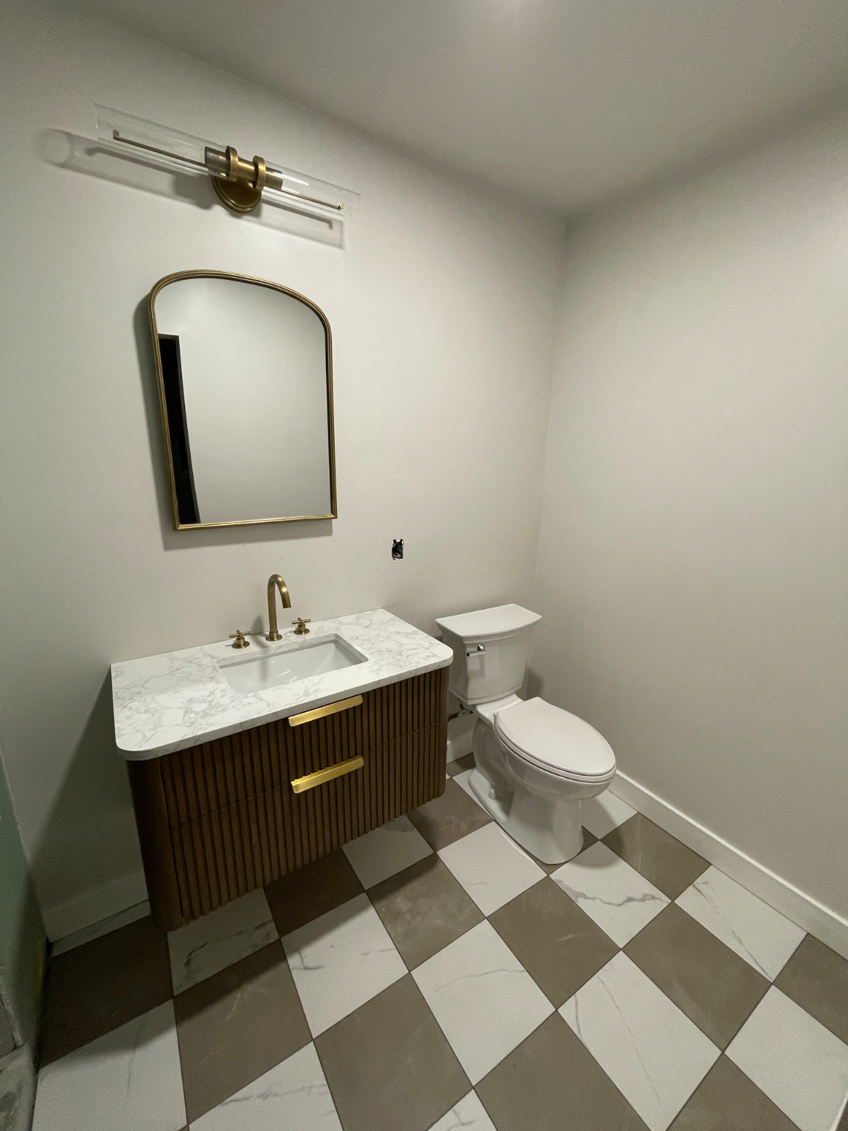 Remodeled Spanish 3bed 2bath, w/AC. - Photo 2