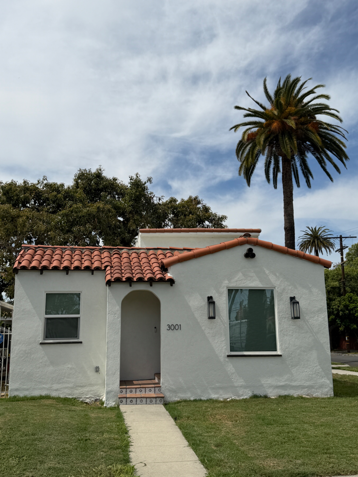 Remodeled Spanish 3bed 2bath, w/AC. - Photo 1