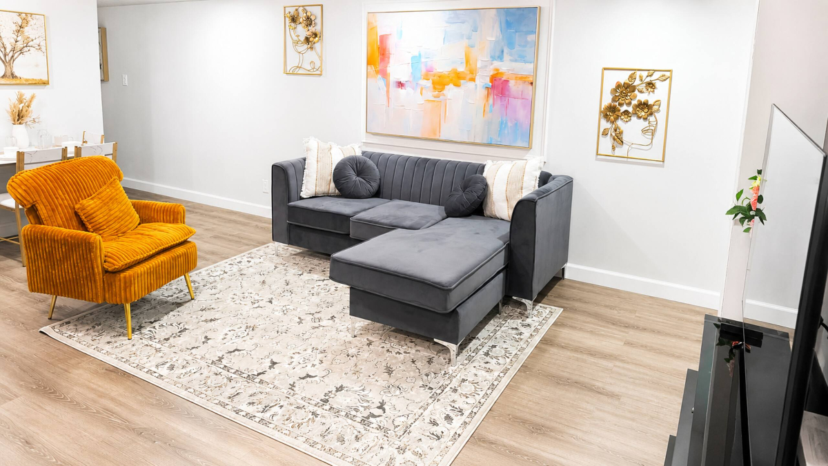 Your NYC Gateway | Luxury 3BR | Near JFK, LIRR & Restaurants - Photo 2