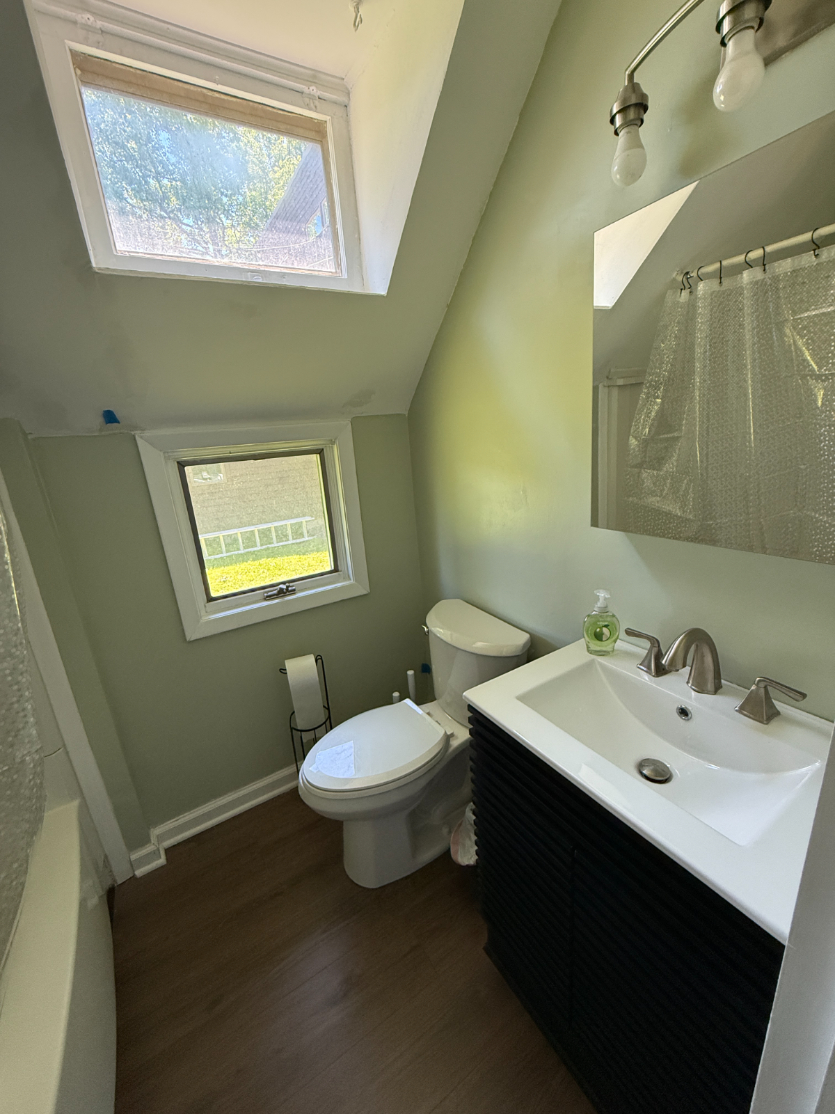 Newly renovated 1bd/1bth on the coast of Lake Ontario - Photo 3