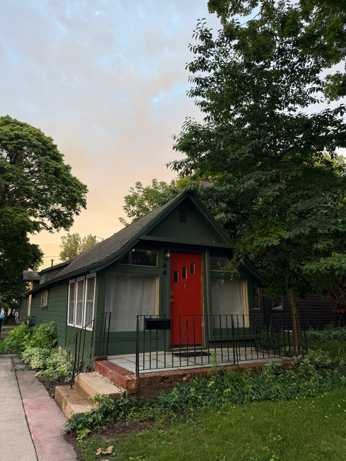 Newly renovated 1bd/1bth on the coast of Lake Ontario - Photo 5