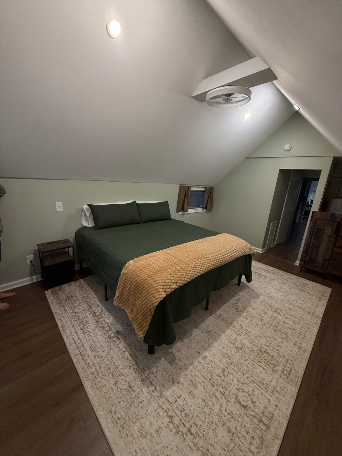 Newly renovated 1bd/1bth on the coast of Lake Ontario - Photo 7