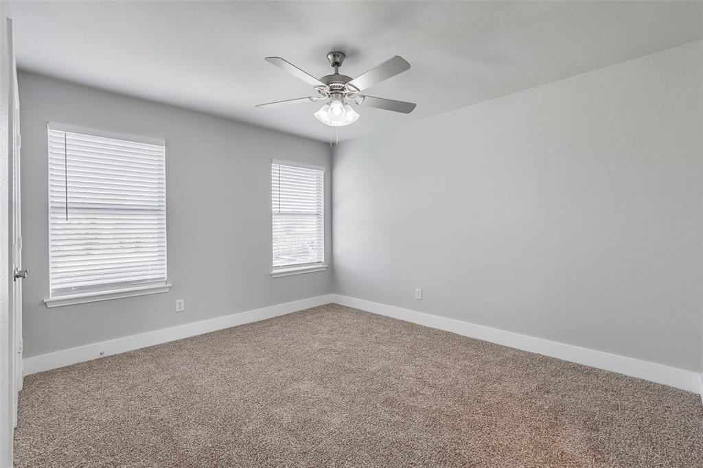 Comfortable Furnished Room in a Well-Maintained Shared Home with Bonus Upstairs Lounge Room 1 - Photo 11
