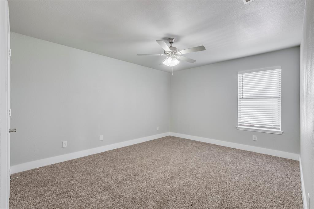 Comfortable Furnished Room in a Well-Maintained Shared Home with Bonus Upstairs Lounge Room 1 - Photo 12