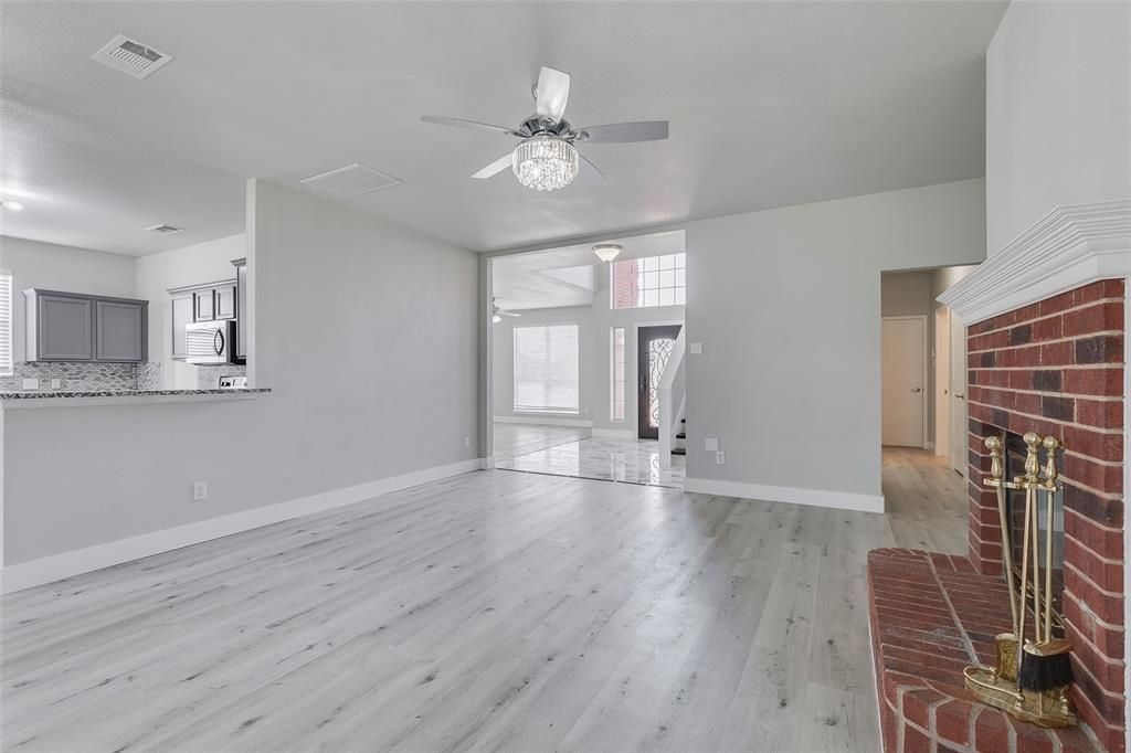 Comfortable Furnished Room in a Well-Maintained Shared Home with Bonus Upstairs Lounge Room 1 - Photo 8