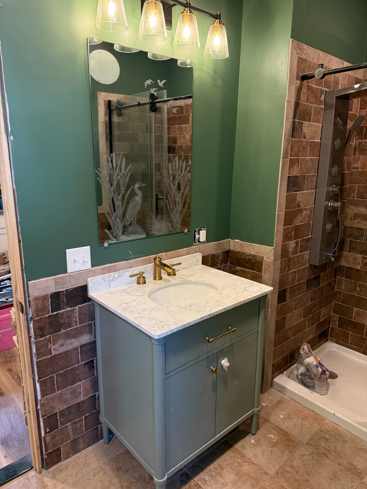 A Charming 3 Bedroom 2 Bathroom Home - Photo 6