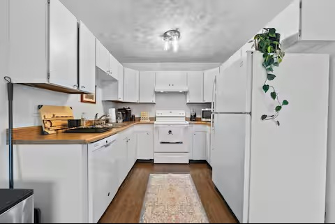 Bright Home Near Airport, Trails and More! - Photo 6