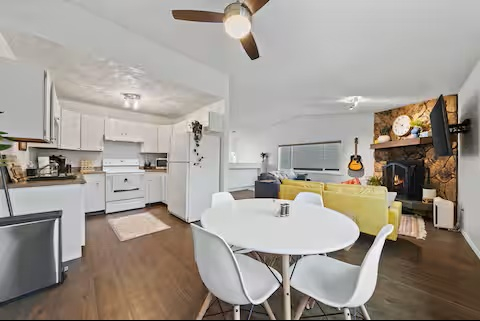 Bright Home Near Airport, Trails and More! - Photo 8