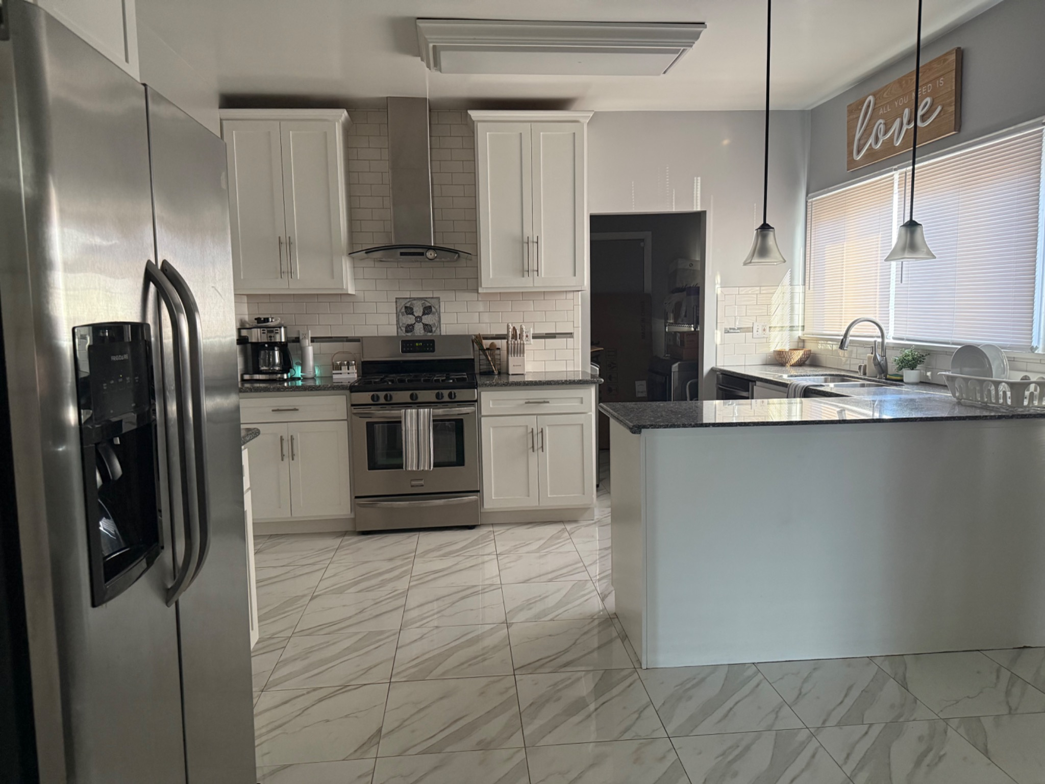 Move-In Ready Studio with Full Kitchen, Private Patio & All Utilities Included | Prime Location - Photo 5