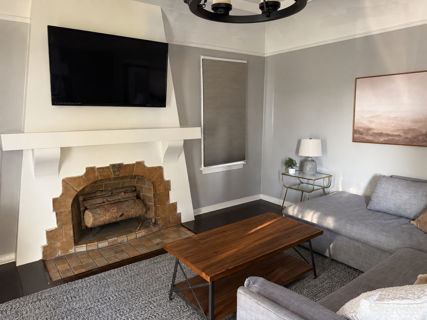 Move-In Ready Studio with Full Kitchen, Private Patio & All Utilities Included | Prime Location - Photo 3