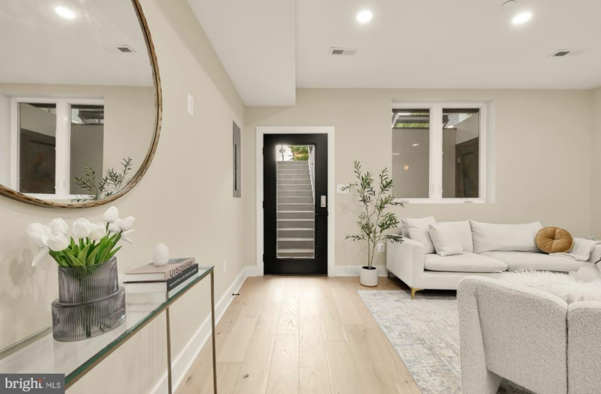 Stunning 2-bedroom, 1.5-bathroom unit NE, DC - Photo 4