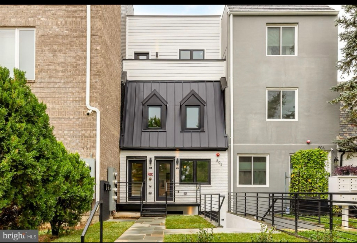Stunning 2-bedroom, 1.5-bathroom unit NE, DC - Photo 7