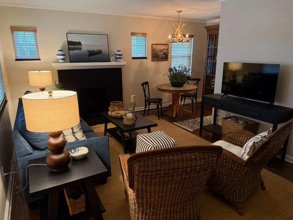 Thoughtfully Furnished 2BR Home with Modern Kitchen, Screened Porch & Utilities Included - Photo 4