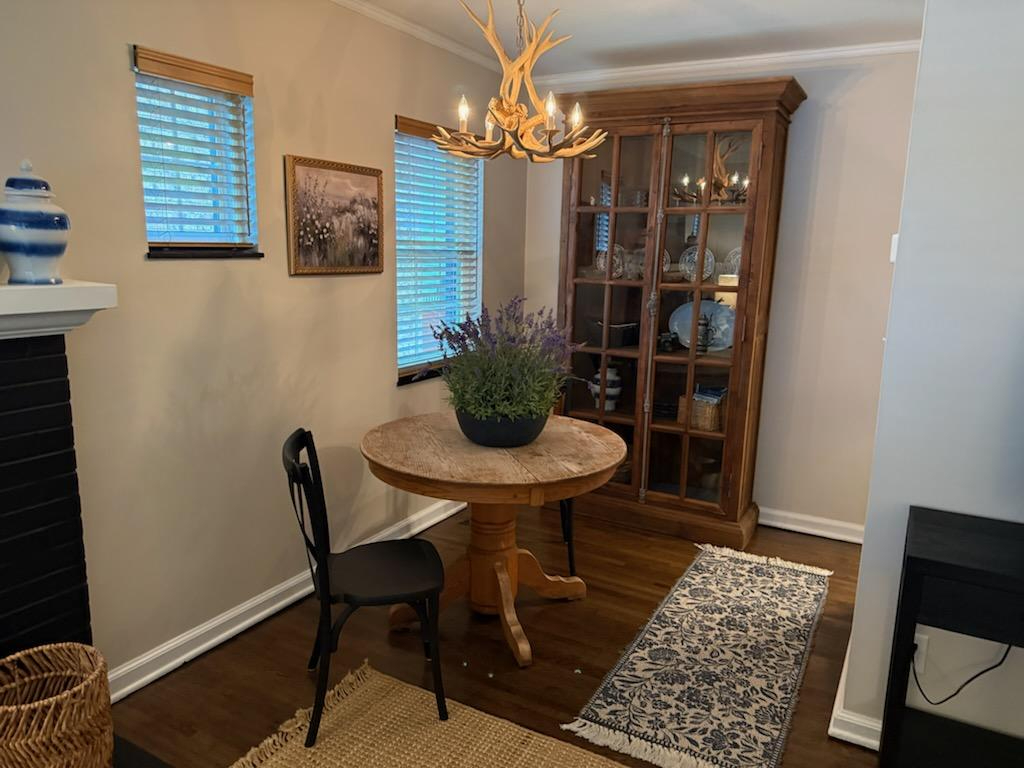 Thoughtfully Furnished 2BR Home with Modern Kitchen, Screened Porch & Utilities Included - Photo 6