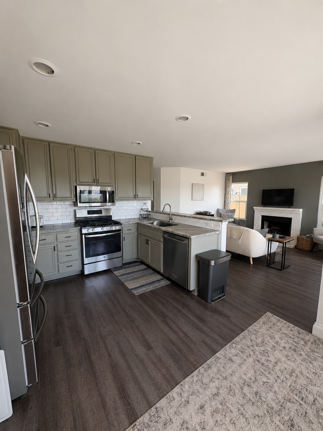 Fully Furnished 4BR/3BA Shadowridge Home with Stunning Views - Photo 5