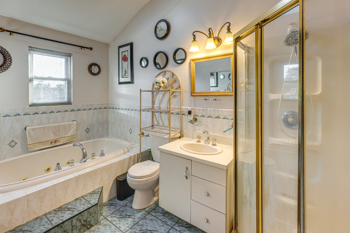 Sun-Drenched Luxury Top-Floor Haven | 2 Bed, 1 Bath near NYC & Beaches - Photo 12