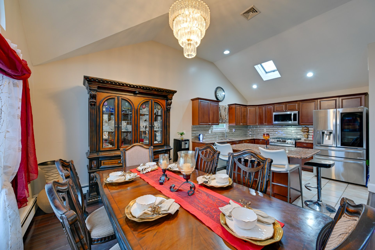 Sun-Drenched Luxury Top-Floor Haven | 2 Bed, 1 Bath near NYC & Beaches - Photo 4