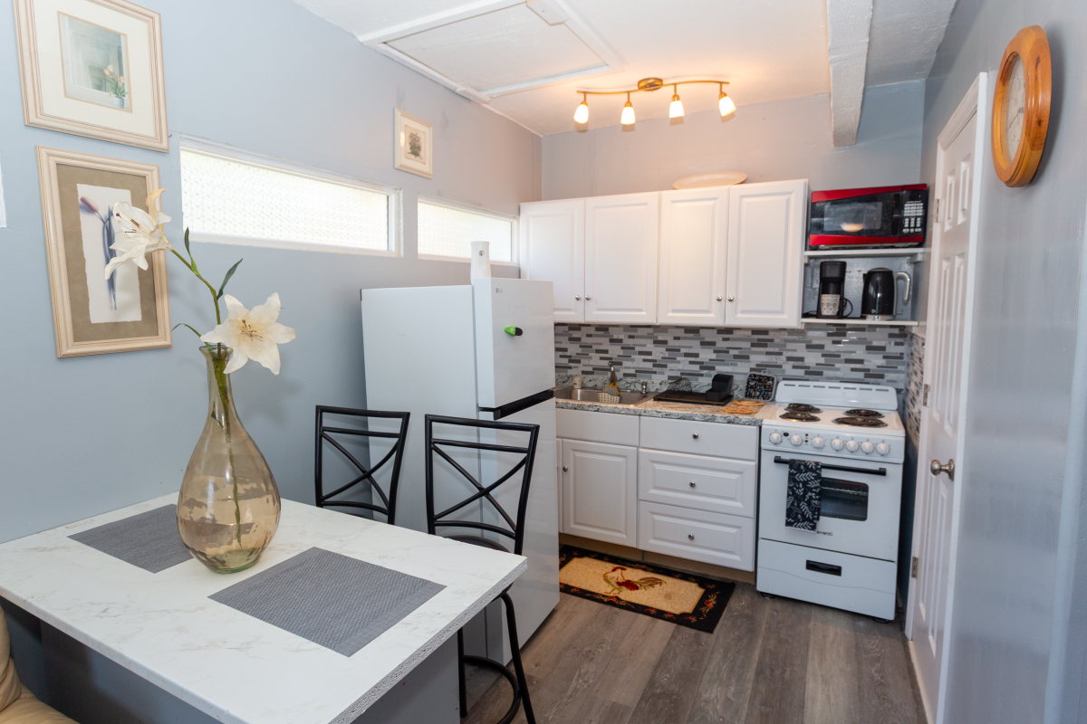 Welcome to Your Cozy Retreat on a Quiet Cul-de-Sac - Photo 1