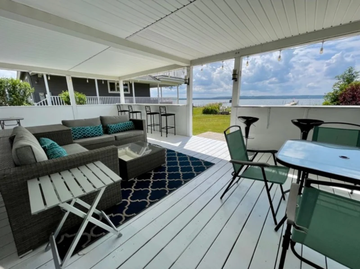 Modern Lakefornt (3BR+Loft) Retreat with Fire Pit - Photo 1