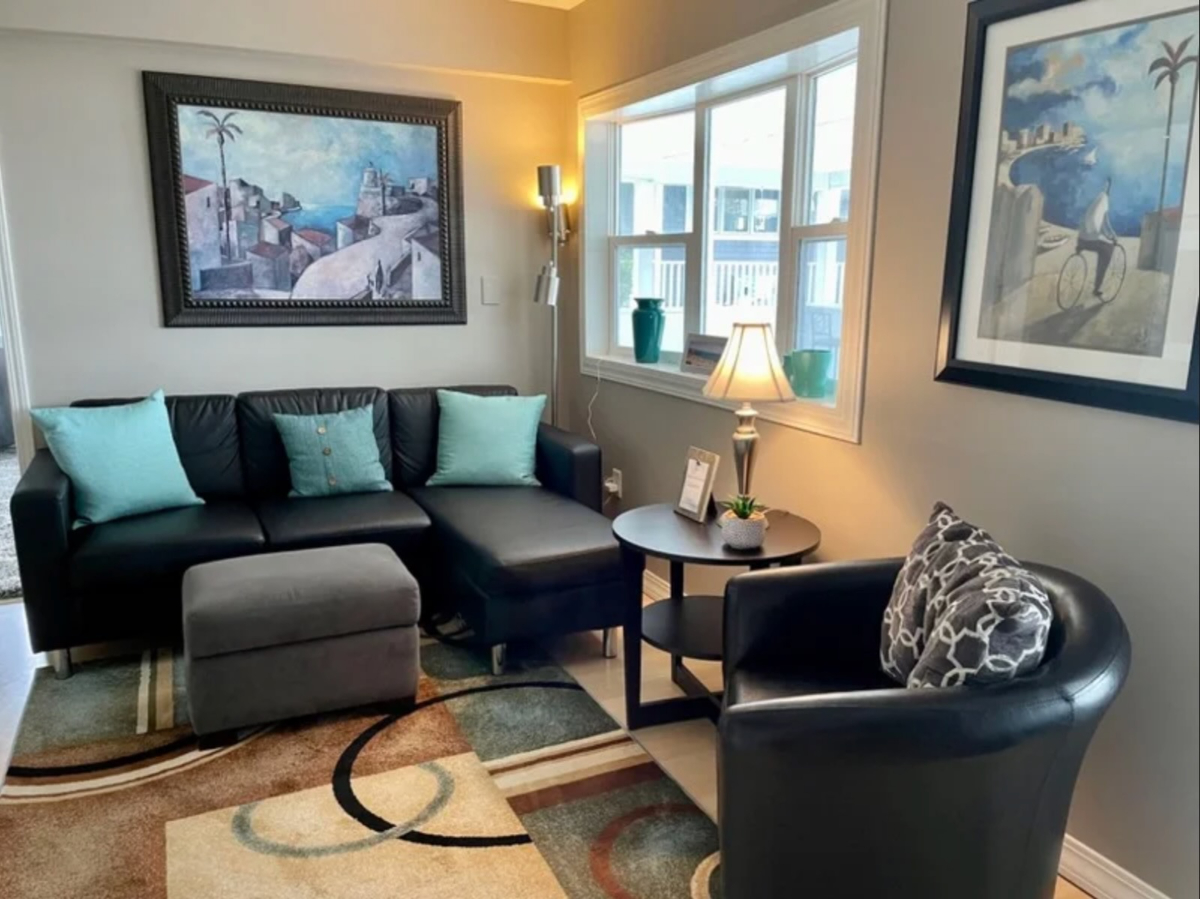 Modern Lakefornt (3BR+Loft) Retreat with Fire Pit - Photo 2