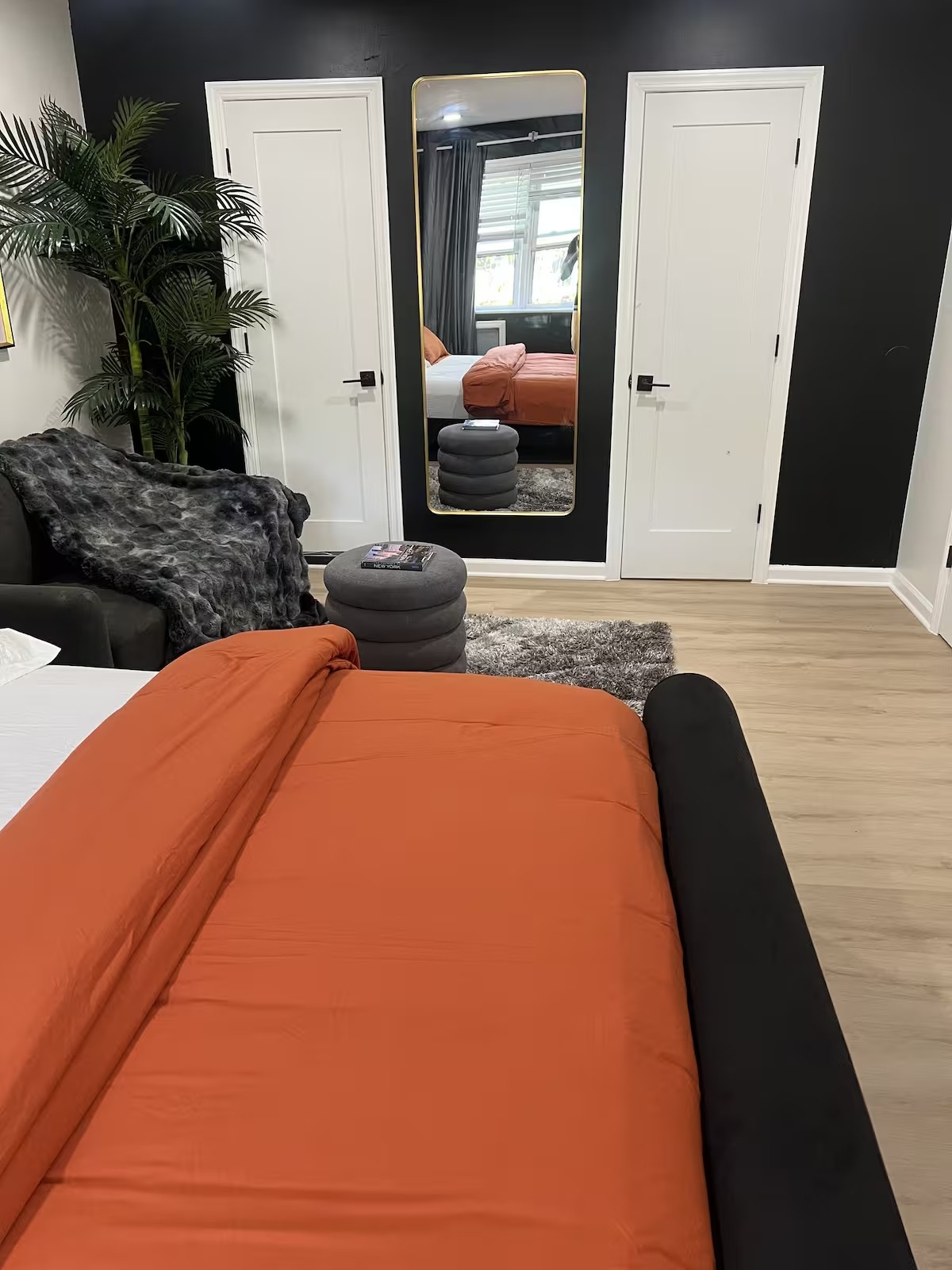 Furnished Master Bedroom Available in a Shared Brooklyn Home. Utilities Included - Photo 2