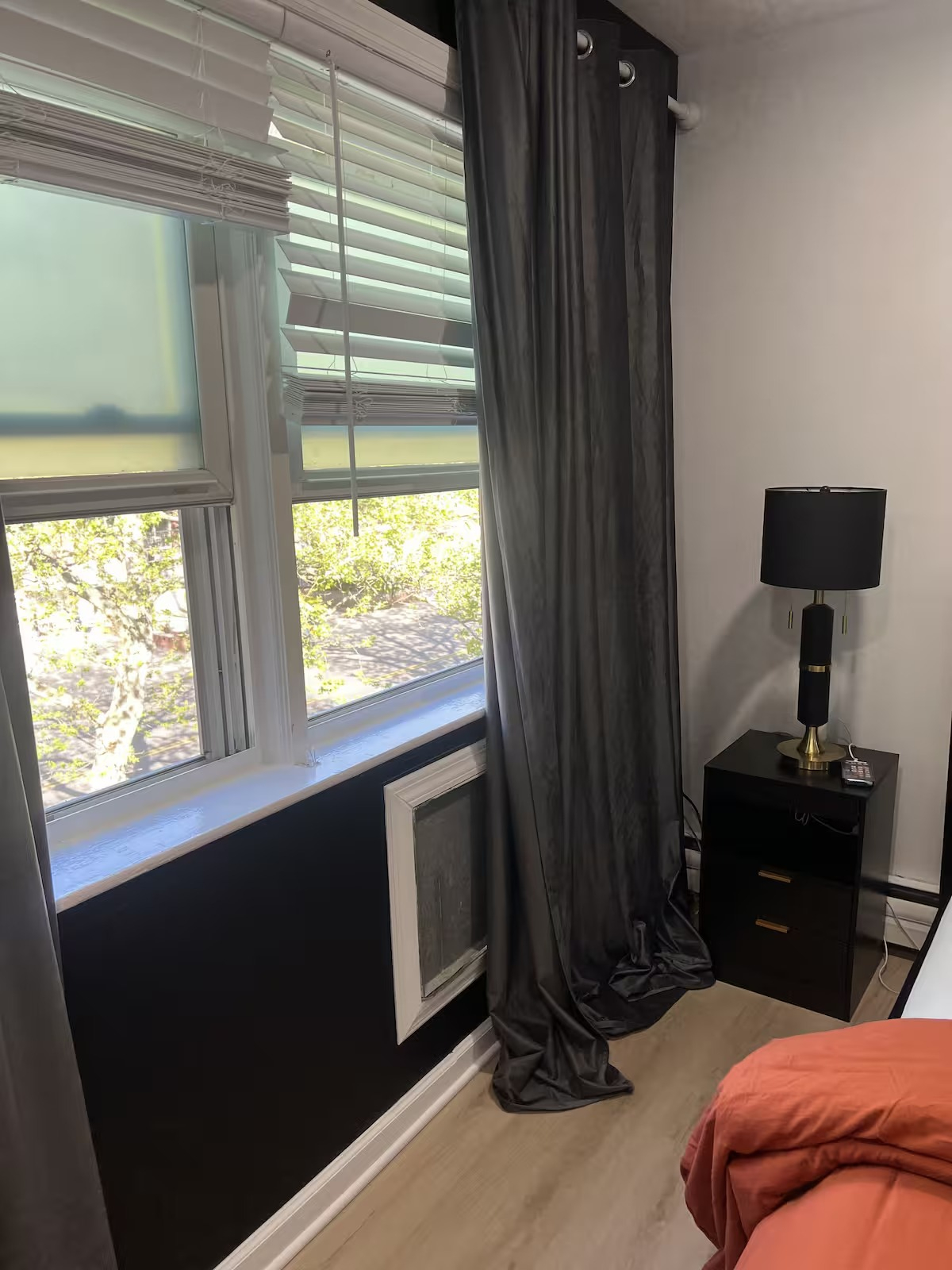 Furnished Master Bedroom Available in a Shared Brooklyn Home. Utilities Included - Photo 10