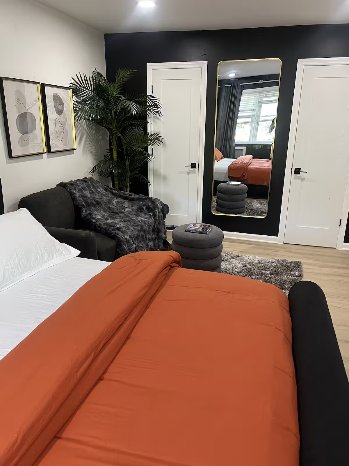 Furnished Master Bedroom Available in a Shared Brooklyn Home. Utilities Included - Photo 1