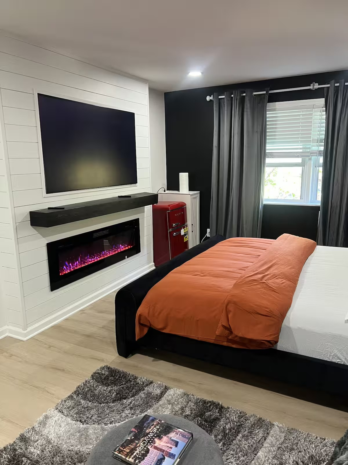 Furnished Master Bedroom Available in a Shared Brooklyn Home. Utilities Included - Photo 8