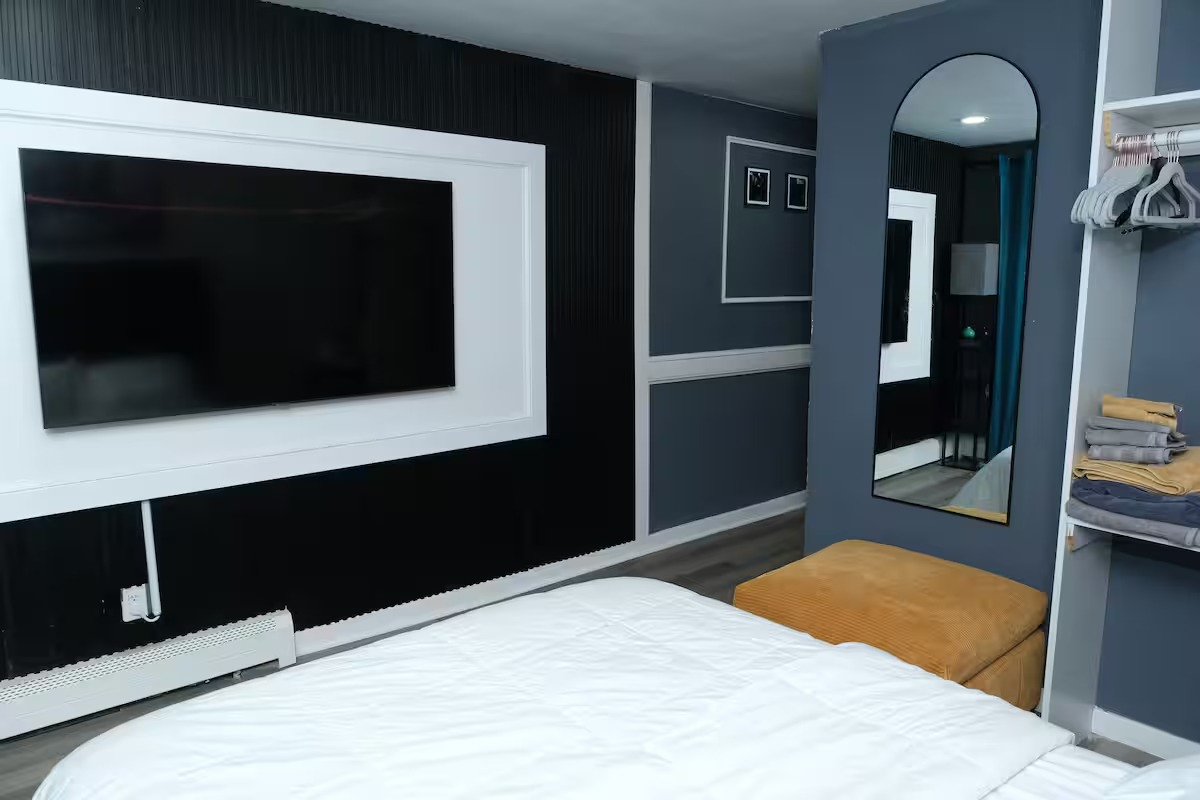 Furnished Master Bedroom Available in a Shared Brooklyn Home. Utilities Included - Photo 5