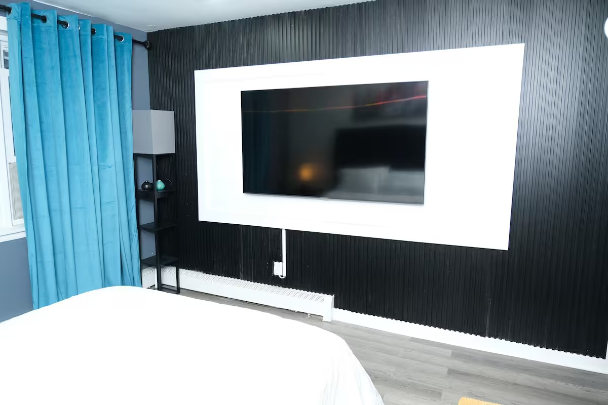 Furnished Master Bedroom Available in a Shared Brooklyn Home. Utilities Included - Photo 6