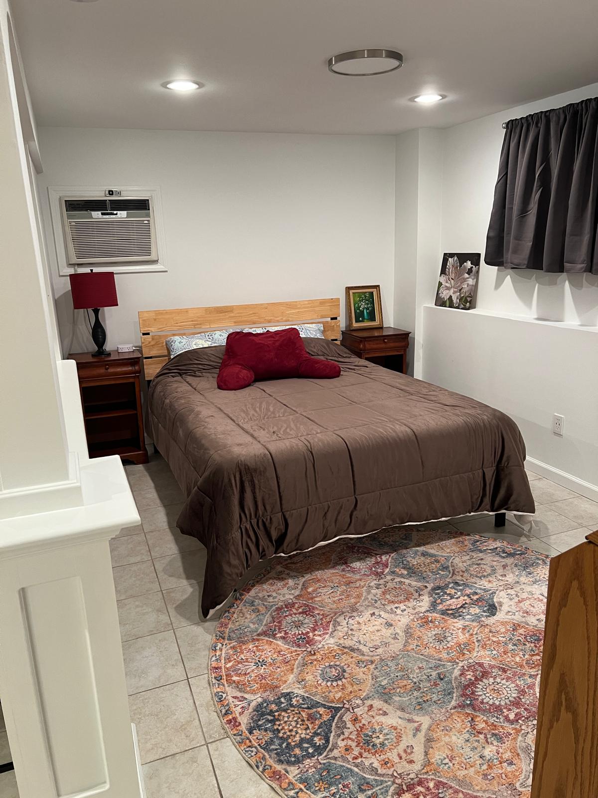 10 Minute drive to hospitals! Large Studio / 1 Bedroom Open Concept in West Islip, NY - All-Inclusiv - Photo 5