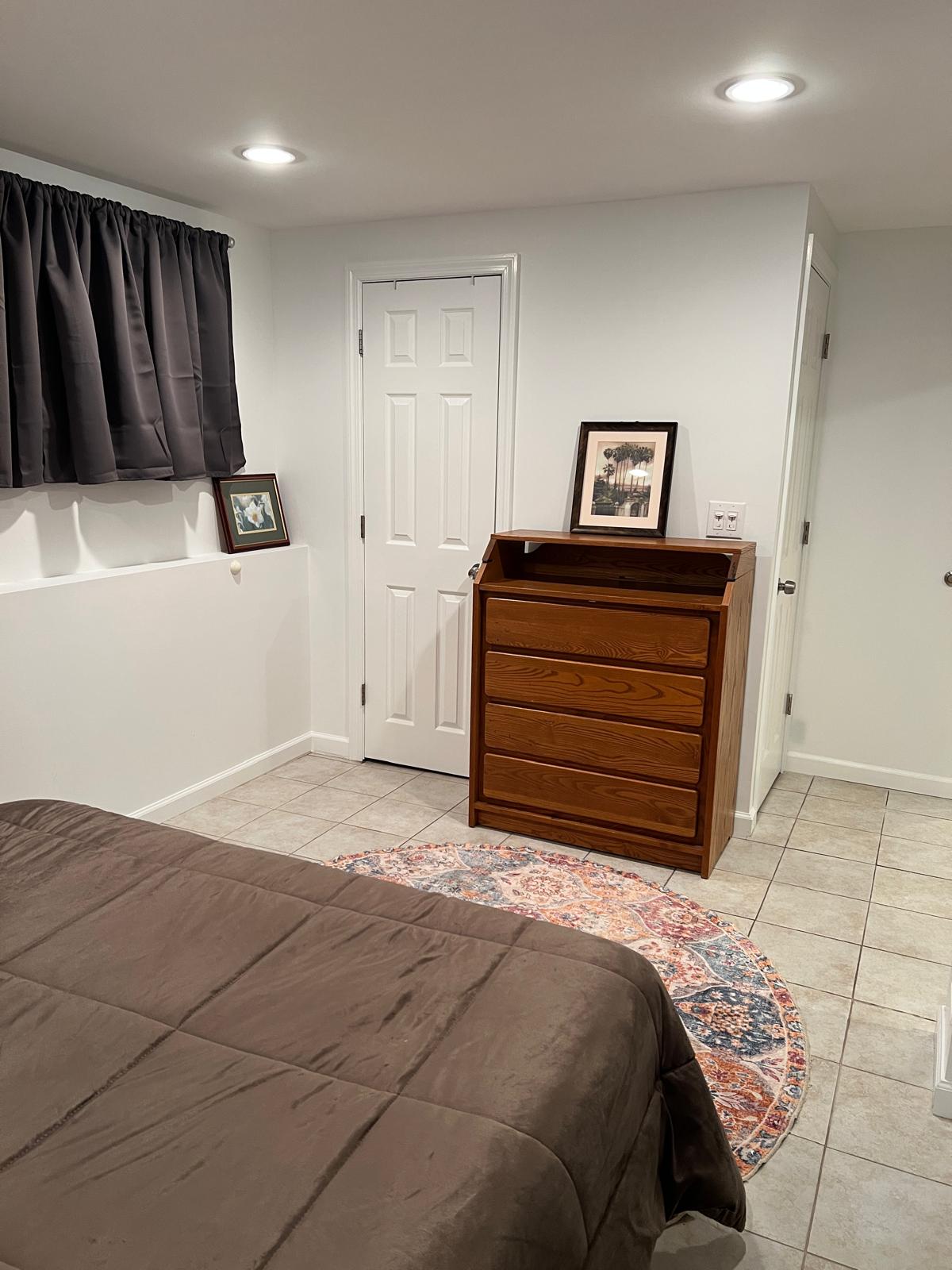 10 Minute drive to hospitals! Large Studio / 1 Bedroom Open Concept in West Islip, NY - All-Inclusiv - Photo 6