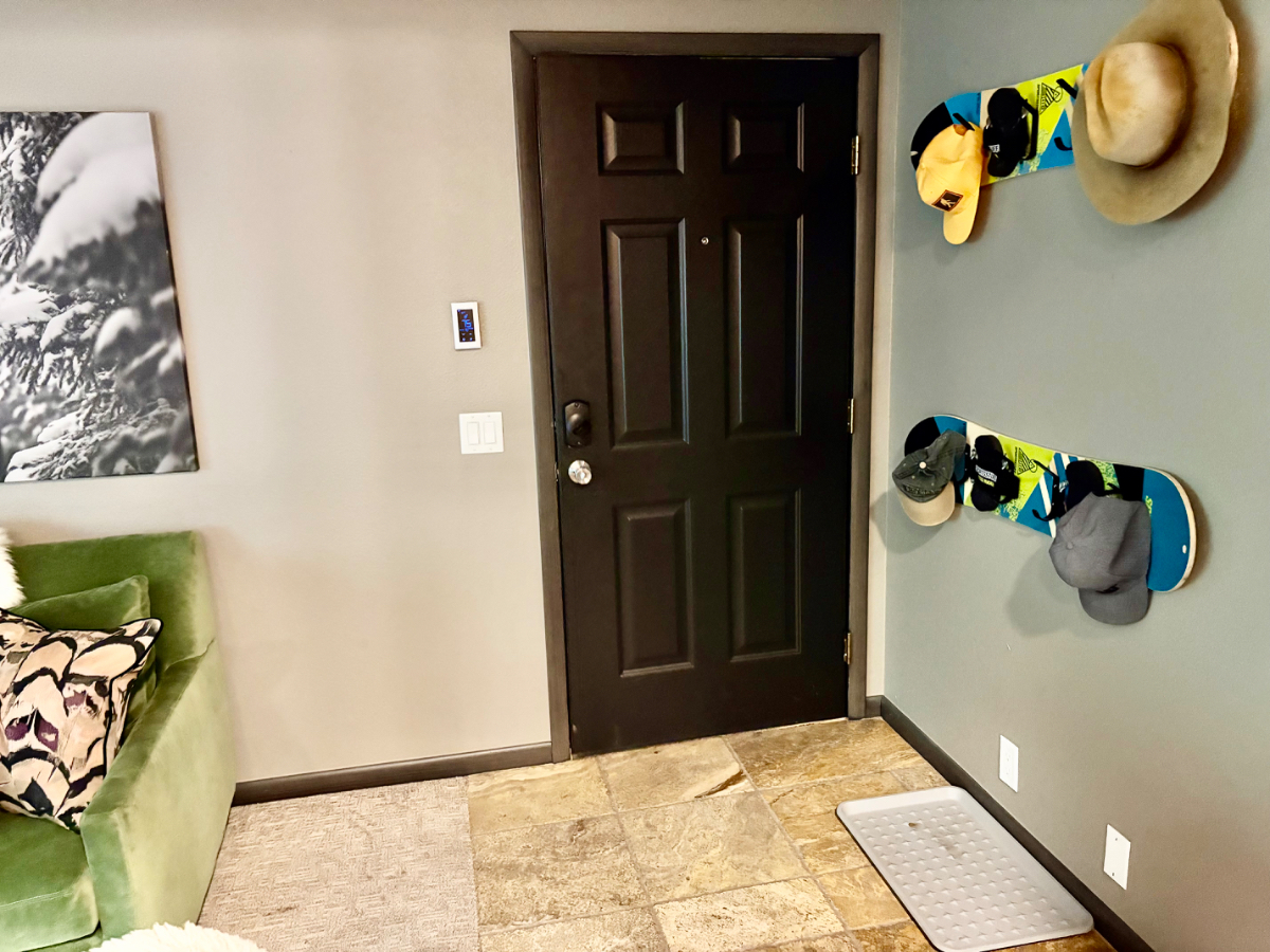 Quiet, One bedroom, Upper condo, Located in the Heart of Jackson Hole - Photo 2