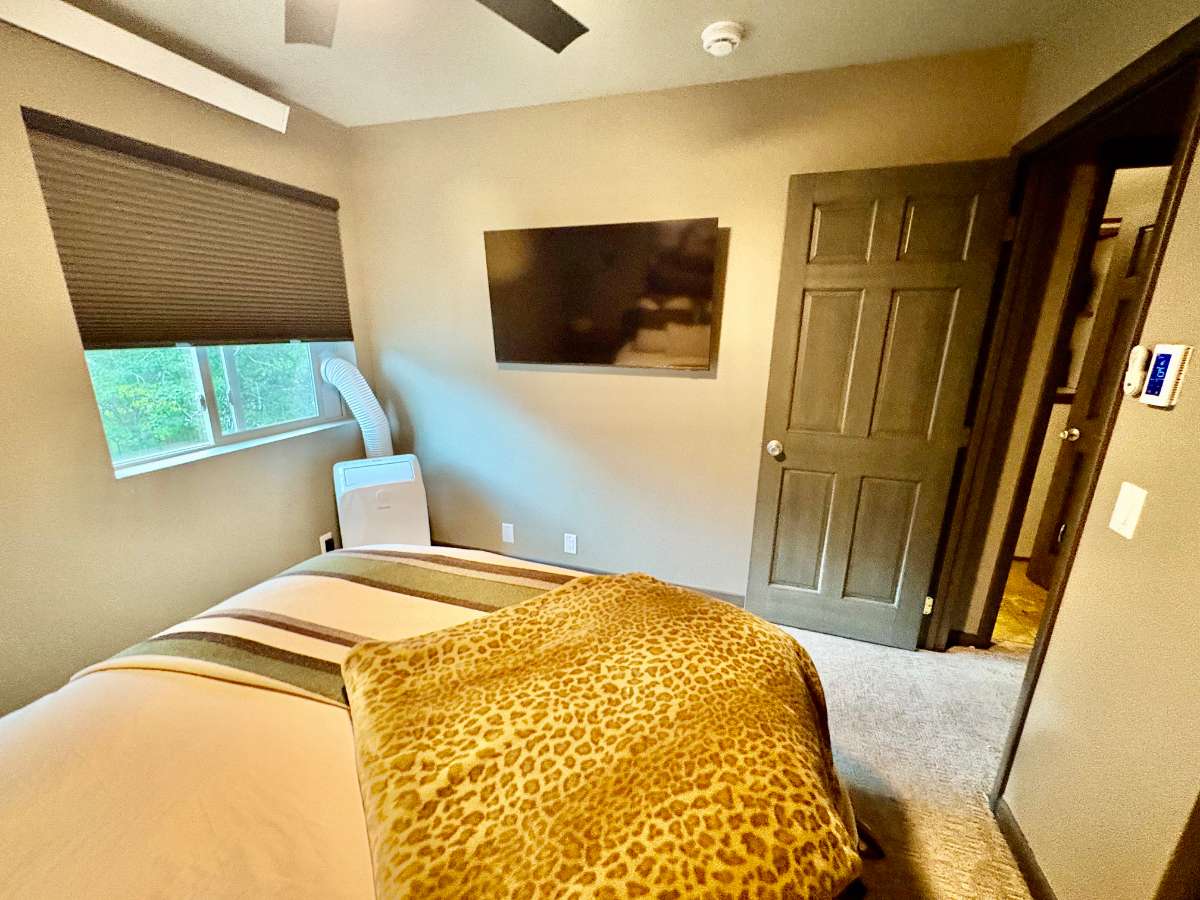 Quiet, One bedroom, Upper condo, Located in the Heart of Jackson Hole - Photo 3