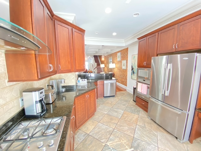 Shared Furnished Rooms starting at $1995 with Private Full Bathroom per month in Wash DC - 2 miles n - Photo 2