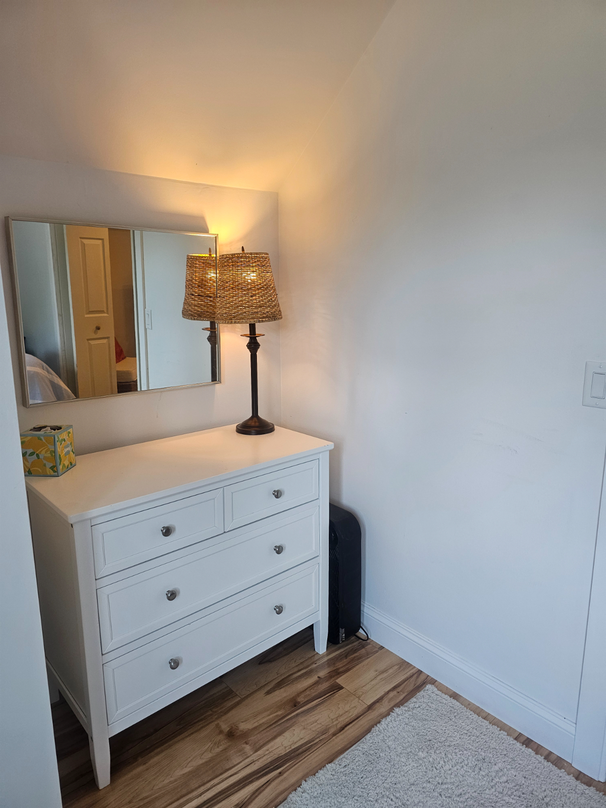 Cozy above garage studio apt. - Photo 11
