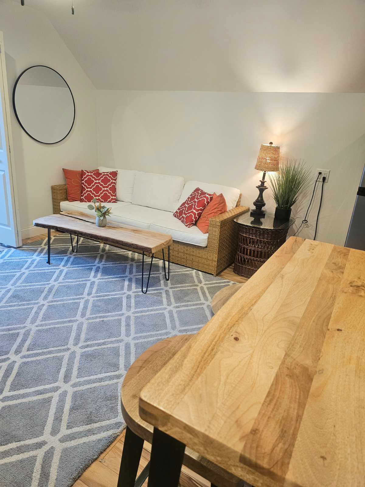 Cozy above garage studio apt. - Photo 12