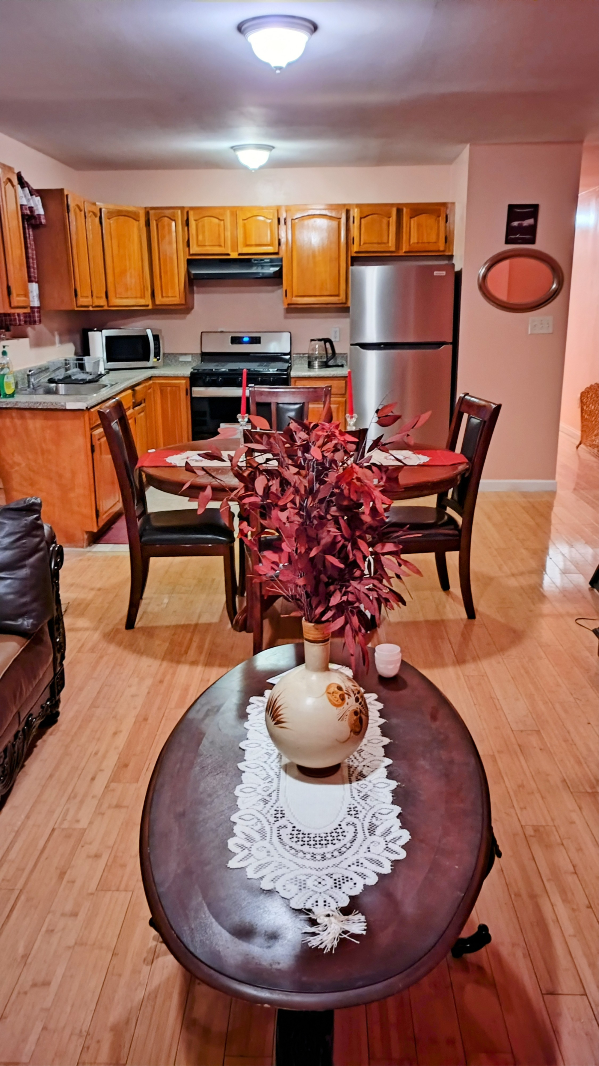 Gorgeous 1 bedroom with private bathroom close to o hospitals and public transportation - Photo 5