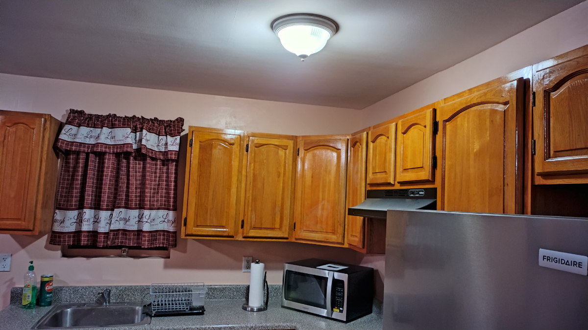 Gorgeous 1 bedroom with private bathroom close to o hospitals and public transportation - Photo 6