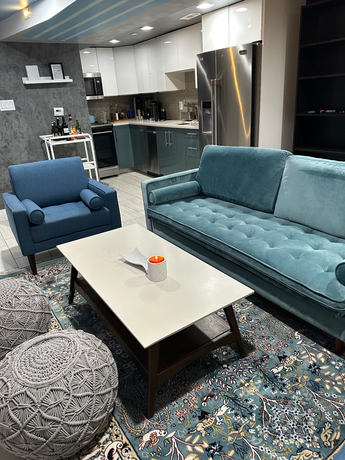 Furnished Private Basement Suite , Ideal for Solo Professionals - Photo 2