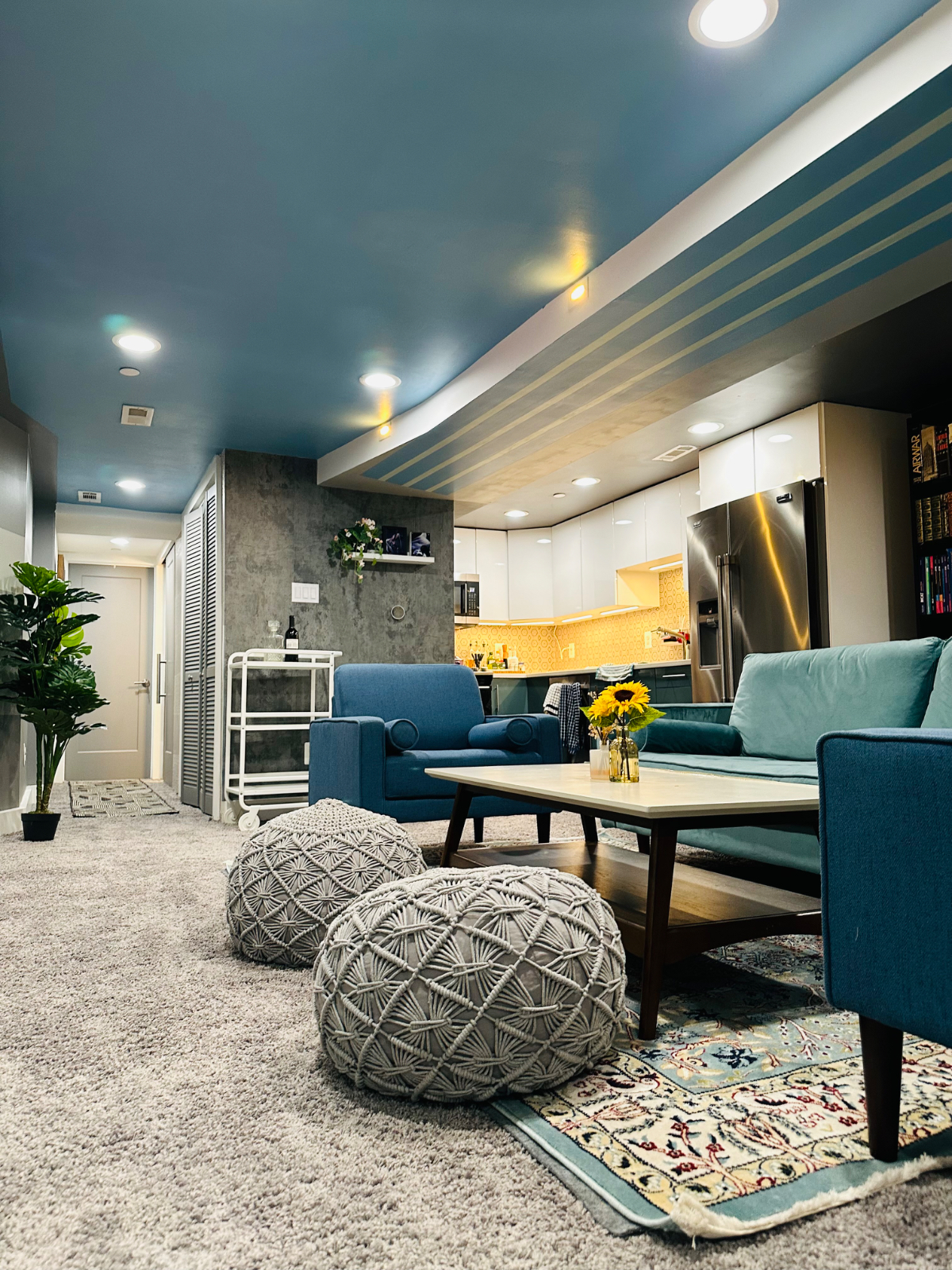 Furnished Private Basement Suite , Ideal for Solo Professionals - Photo 7
