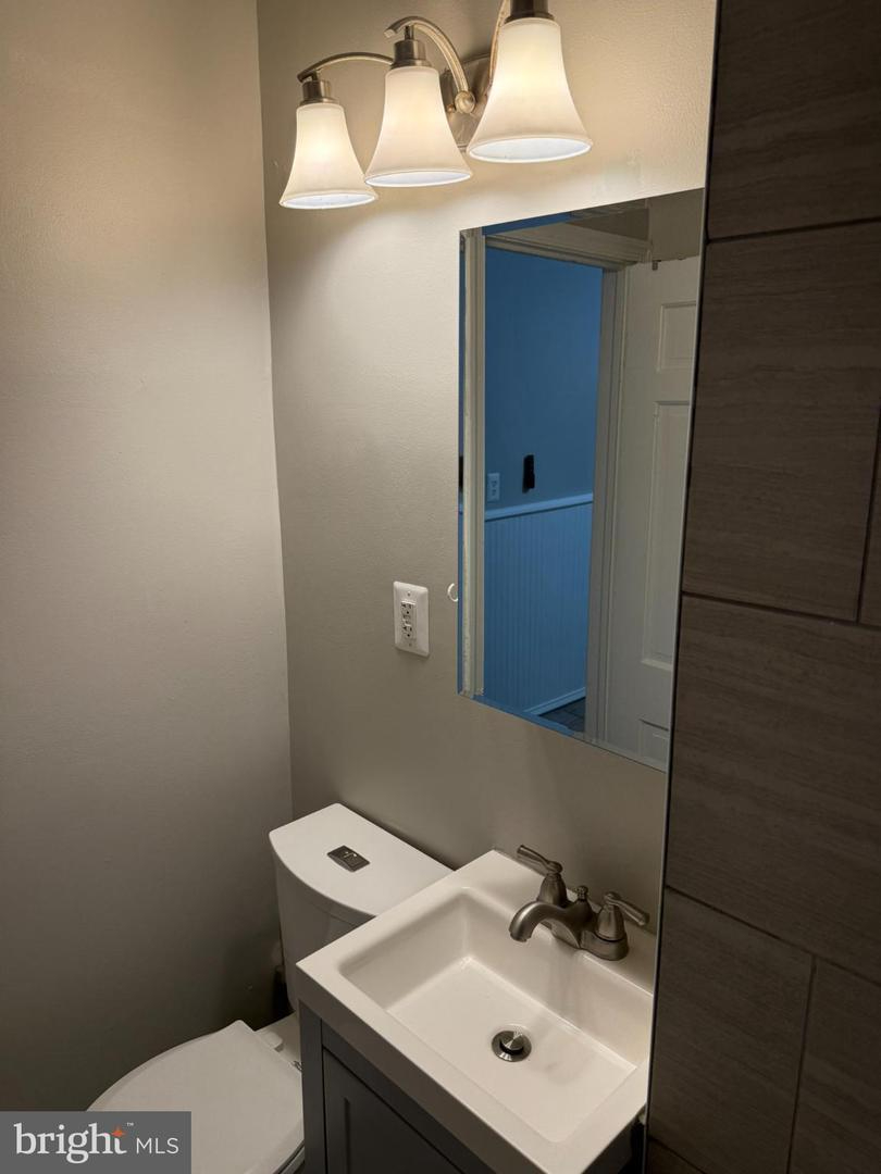 Live in the Heart of Capitol Hill - Photo 10