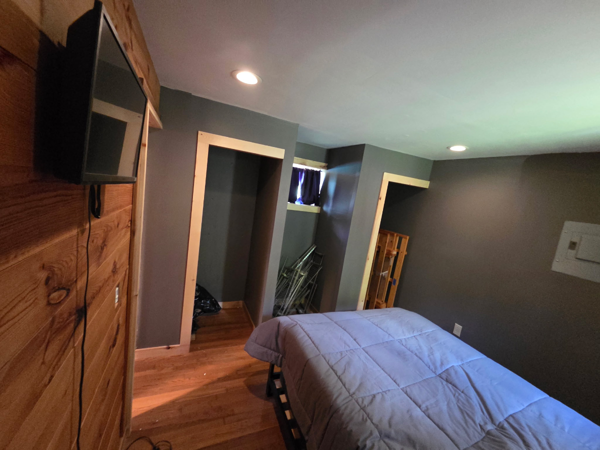 Quiet and cozy with the right amount of privacy with amenities close by - Photo 7