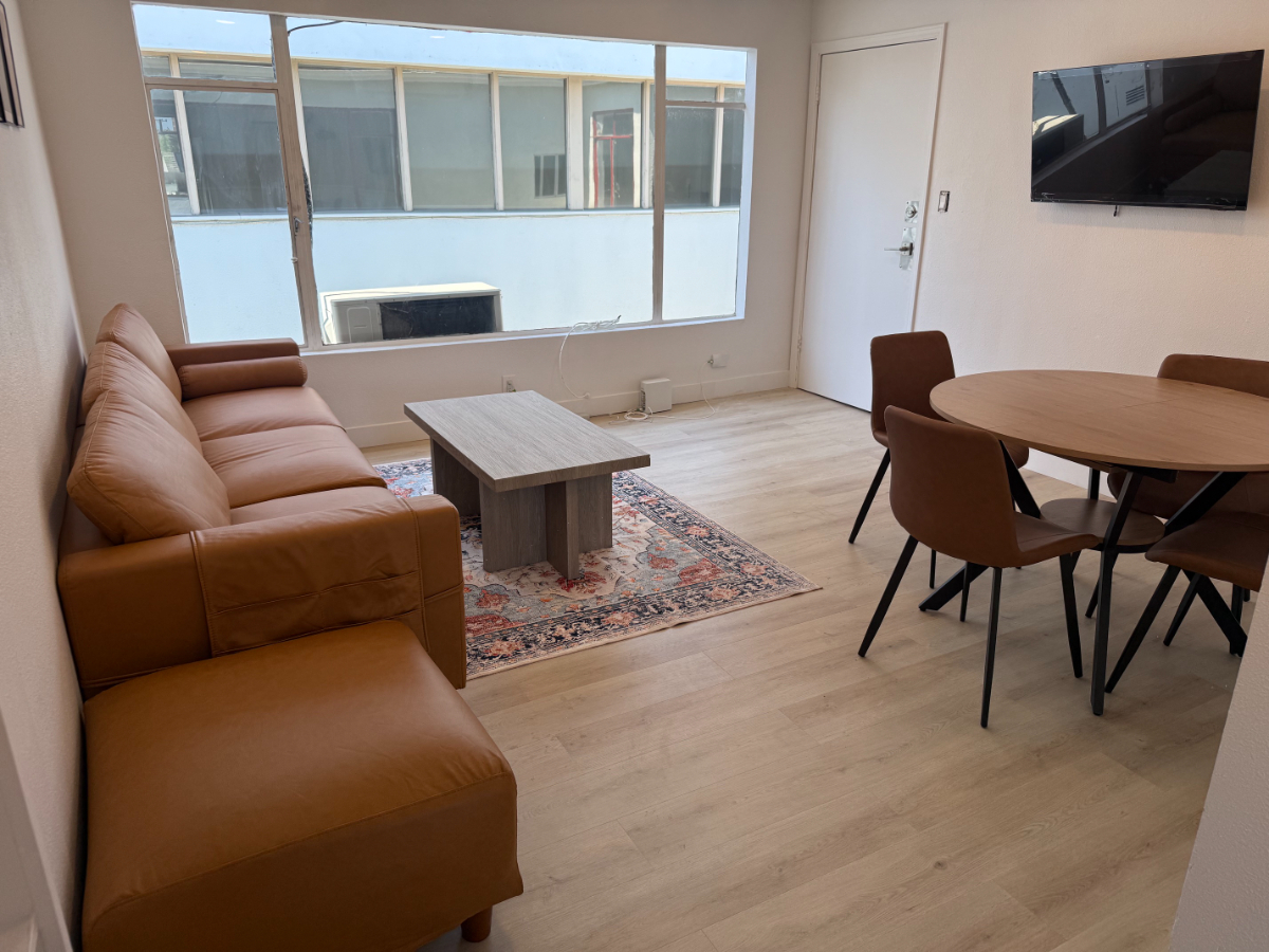 Walk to Cedars-Sinai | Fully Remodeled 2BR | Stylish & Furnished - Photo 2