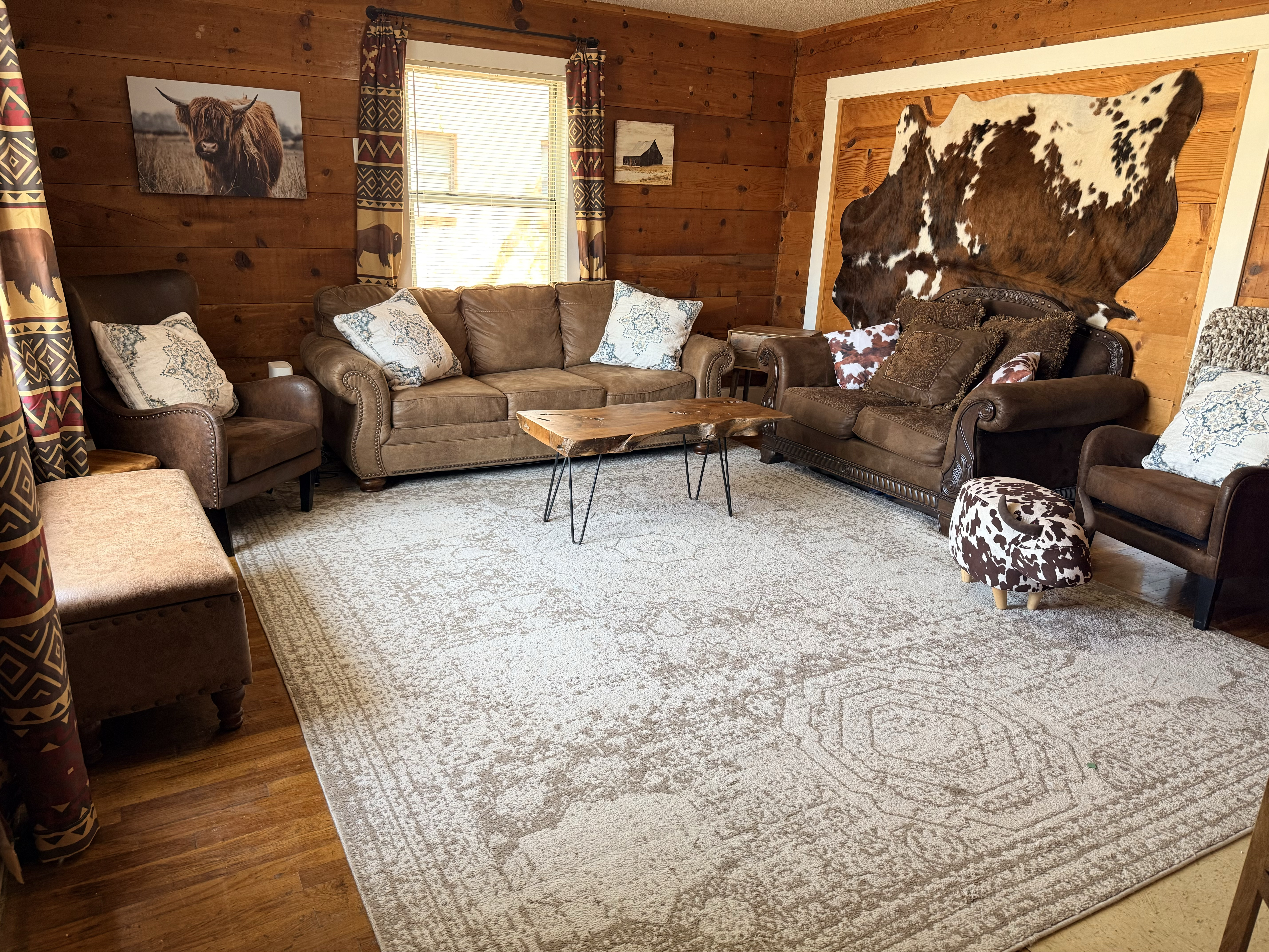 The Overton Four | Walk to Tech + Jones Stadium | Sleeps 10 - Photo 6
