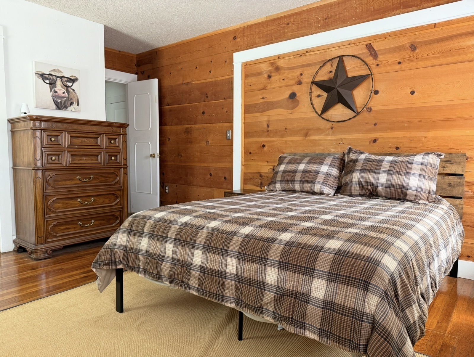 The Overton Four | Walk to Tech + Jones Stadium | Sleeps 10 - Photo 11